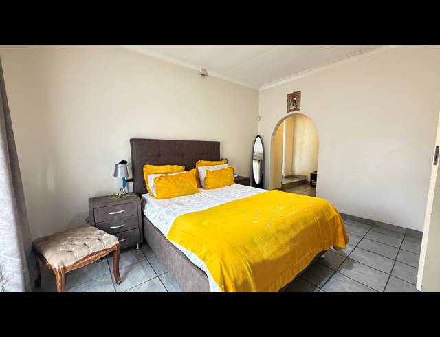 6 BEDROOM HOUSE FOR SALE IN NORKEM PARK